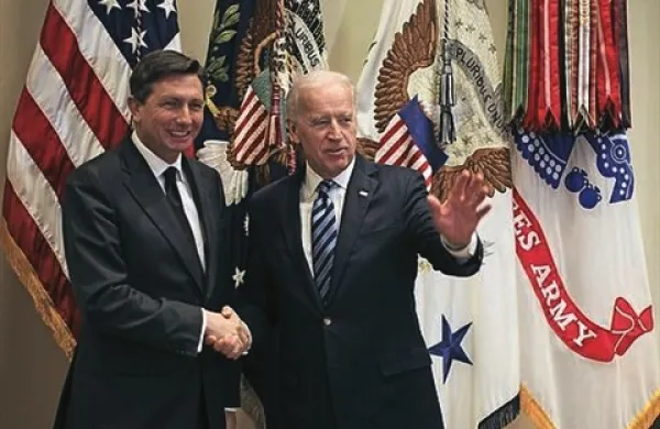 Ameriški podpredsednik Joseph Biden je leta 2011 sprejel tedaj slovenskega premiera Boruta Pahorja