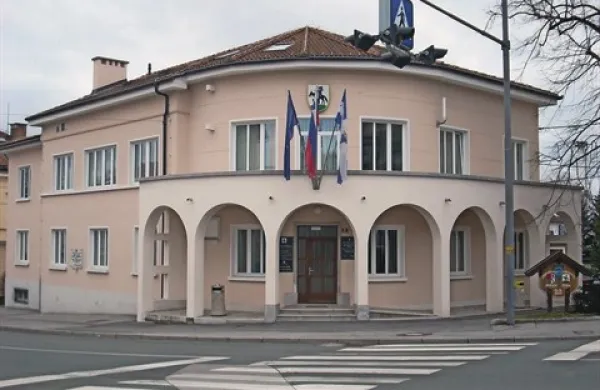  Občina Pivka, čeprav majhna, vstopa v leto 2014 s proračunom, ki je za tretjino debelejši od lanskega,  kar 60 odstotkov denarja  pa je uspela pridobiti na razpisih
