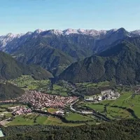 Medtem ko se turistični ponudniki sredi  krize borijo za preživetje in ne vedo, kaj bo poleti, je krovni povezovalec in promotor kobariške in tolminske destinacije, zavod LTO Sotočje, ostal brez vodstva. Ponudniki opozarjajo, da to lahko privede do