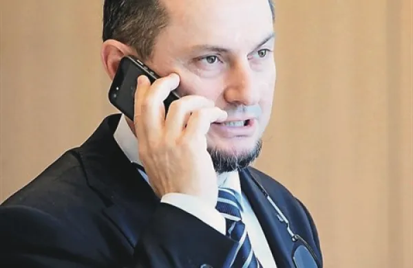 Gašpar Gašpar Mišič je včeraj naznanil, da ne namerava ponuditi odstopa 