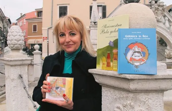Za Kristino Menih je bogato ustvarjalno leto: lani spomladi je izdala zgoščenko avtorskih pravljic, ki jih tudi sama pripoveduje  (naslovnico je ilustrirala Fulvia Zudič), konec leta pa sta izšli še slikanica Skrivnostna bela golobica (založba Ajda) in