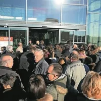 Ikein nakupovalni center Tiare v Vilešu je  samo v štirih dneh po decembrskem odprtju obiskalo 160.000 ljudi