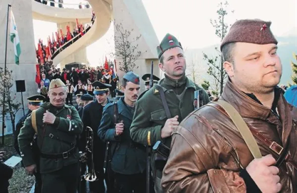 V Dražgošah se je zbralo 10.000 ljudi