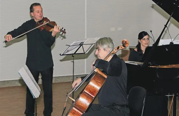 Klavirski trio K30 je odprl letošnje Glasbene večere v Bukovici  