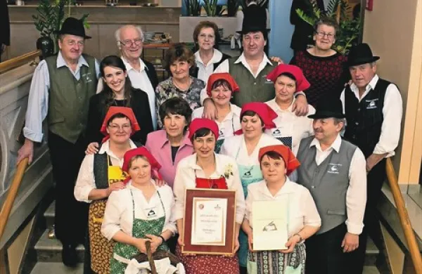 One in Oni - člani PD Pudgura z zasluženim priznanjem 