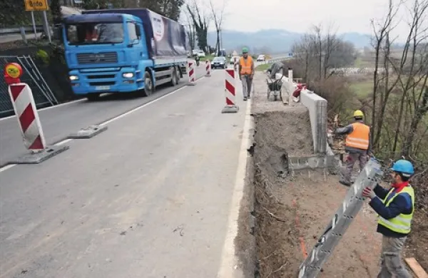 Med gradnjo  bodo krajši odseki državne ceste v Dragi pač deloma zaprti za promet