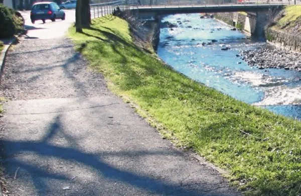 Pešpot ob Hublju bodo obnovili in postavili varovalno  ograjo