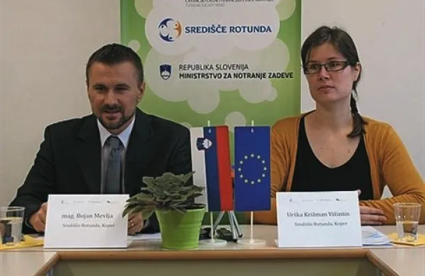 Bojan Mevlja in Urška Križman Vižintin iz Središča Rotunda