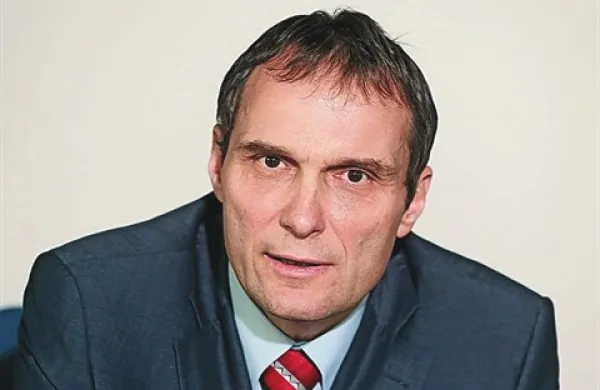 Marijan Papež: “Vpogled v informativno osebno evidenco imajo samo zavarovanci, ki so sedaj zavarovani, in tisti, ki so bili zavarovani, pa še niso upokojeni.”
