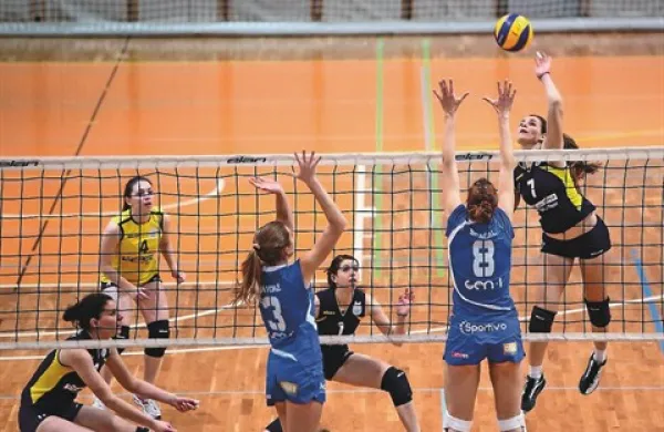 Odbojkarice Go Volleyja so prišle do nujno potrebnih treh točk, ki jim ohranjajo   upanje za uvrstitev v modro skupino