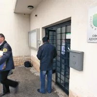 Kriminalisti so včeraj opravili hišno preiskavo v prostorih Občine Ajdovščina in s seboj vzeli tudi več škatel  dokumentacije