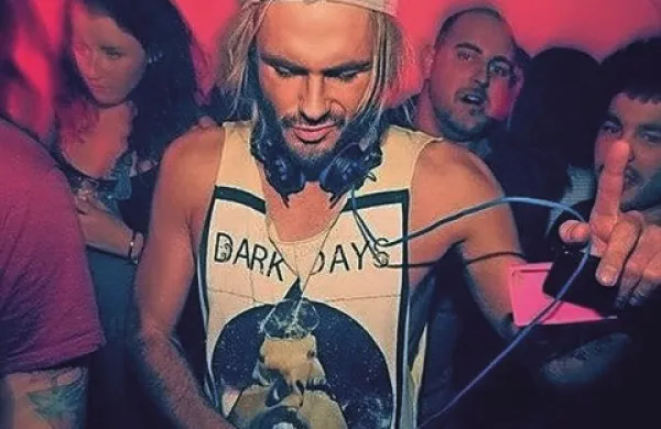 David Andrew Bird oziroma DJ Andy Bird je že štiri mesece priprt v Puli