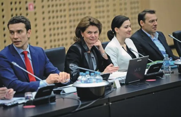 Koalicija si je za prioritete do konca mandata postavila zagon gospodarstva, pametnejše črpanje evropskega denarja, reformo javnega zdravstva in okrepitev Slovenije s trajnostno rabo naravnih virov
