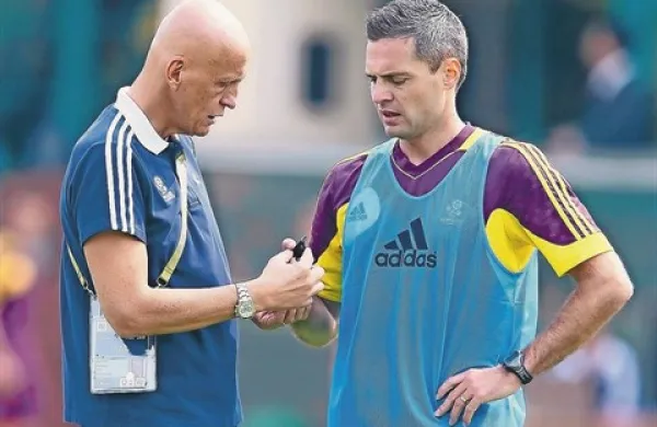 Damir Skomina (desno) ne bo med potniki za Brazilijo, kjer pa bo sodnikom svetoval svetovno znani Pierluigi Collina 