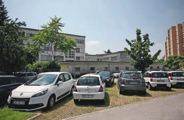 Zdravstveni dom Nova Gorica se bo naposled lahko širil na nekdaj  sporno zemljišče 