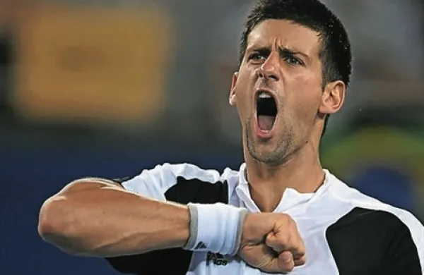 V osmino finala sta se v posamični konkurenci zanesljivo uvrstila Serena Williams in Novak Đoković