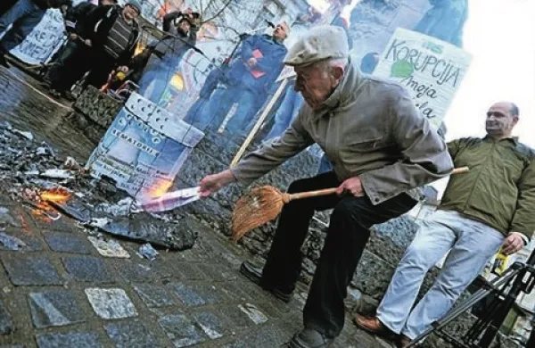 V Ljubljani protestni shod