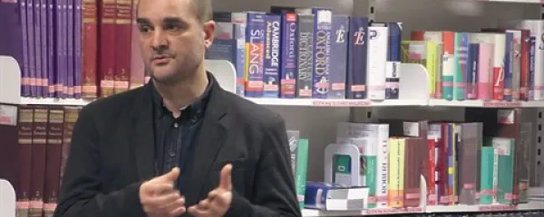 Albert Mrgole: “Vedno več staršev se boji svojih otrok. Kot da izgubljajo samozavest in trdnost. Mislim, da je to pogojeno s permisivno vzgojo in idejami, da bi bili starši radi prijatelji s svojimi odraščajočimi najstniki.”