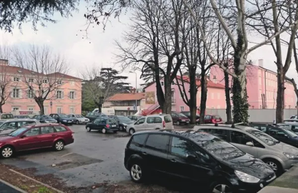 Policisti pred prevaranti, ki  od prodajalcev rabljenih avtomobilov skušajo izsiliti vračilo denarja