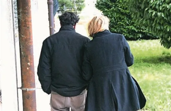 Čeprav je tožilstvo za posedovanje najhujših prizorov prepovedane otroške pornografije za zakonca s Krasa zahtevalo štiri in dve leti zaporne kazni, ju je sodnik obsodil le na dolgi pogojni kazni