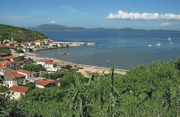 Ribič, ki se je pred dnevi zvečer s Suska odpravil na morje, da preveri, ali se je kaj ujelo v njegove mreže, je naletel na presenečenje 