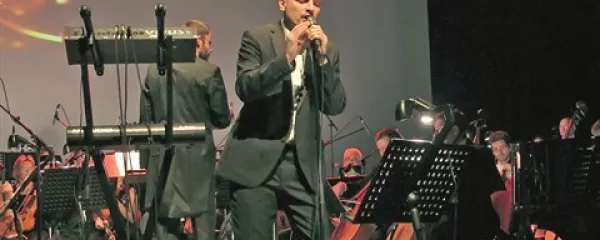 Silence so s Simfoničnim orkestrom RTV Slovenija prvič nastopili 27. novembra 2012 