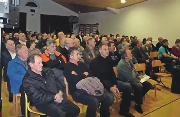 So v ozadju prijave senožeške šole, ki je gostila omizje o vetrnicah, interesi tistih, ki jih (morda celo iz zasebnih vzgibov)   zagovarjajo?  