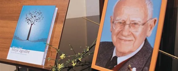 Miran Hasl (1924-1913) je tik pred smrtjo 9. decembra 2013 uspel objaviti avtobiografijo, ki zajema tudi del  zgodovine  glasbenega izobraževanja v Istri po 2. svetovni vojni  