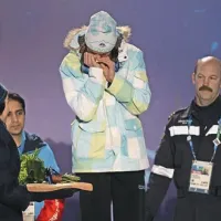 Petra Majdič se veseli brona na olimpijskih igrah v Vancouvru