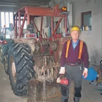 Traktor z vitlom je nepogrešljiv pripomoček pri delu v gozdu