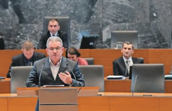  Kljub razhajanjem v pogledih, kdo je bolj kriv za v nebo naraščajoče stroške Teš 6, so se vsi zavzeli  za temeljito preiskavo, ki bo raziskala vse sume in poiskala odgovorne   