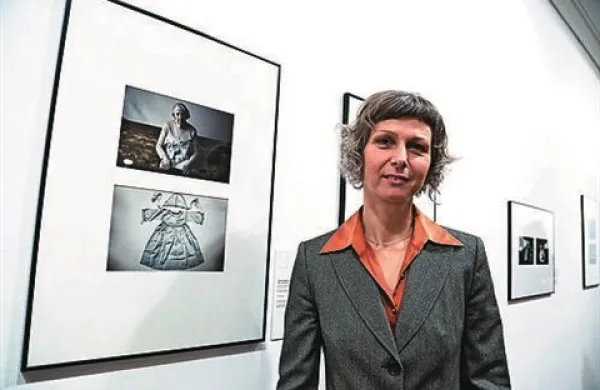 V DZ bodo v ponedeljek odprli fotografsko-dokumentarno razstavo Zadnji pričevalci, spomini internirancev italijanskih fašističnih taborišč. Soavtorica razstave je novembrska Osebnost Primorske Saša Petejan.
