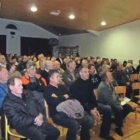 So v ozadju prijave senožeške šole, ki je gostila omizje o vetrnicah, interesi tistih, ki jih (morda celo iz zasebnih vzgibov) zagovarjajo?
