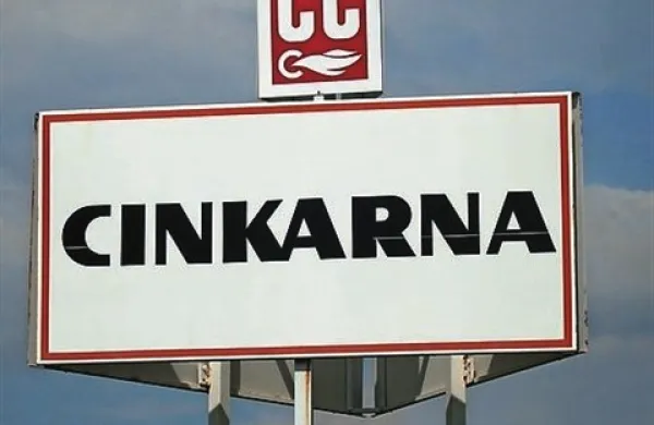 V Cinkarni Celje se je danes zgodila delovna nesreča, v kateri je umrl 55-letni delavec