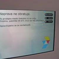 Novi kartomati še ne delujejo. Kartice bo na njih mogoče dobiti oziroma napolniti od sobote dalje. 