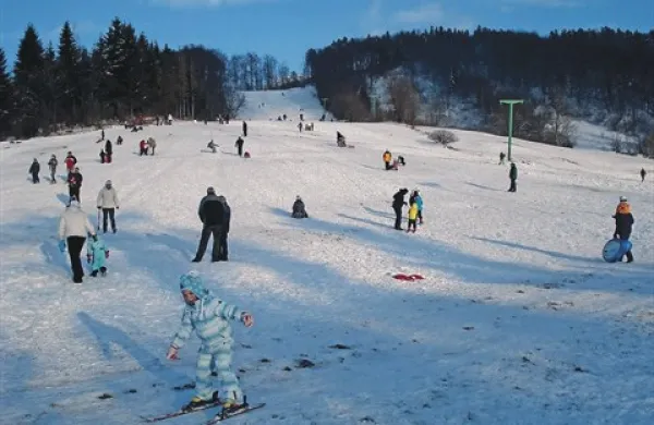 Prvi sneg  je na Lokve pritegnil približno 2000 ljudi 