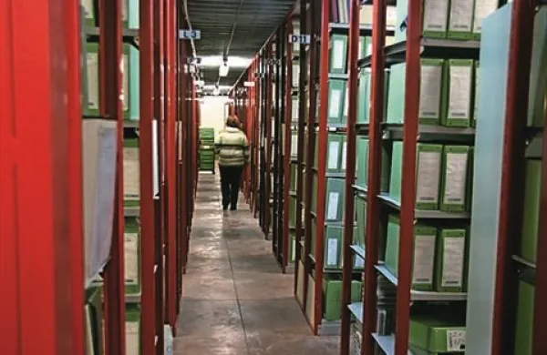 Poslanci so včeraj sprejeli novelo zakona o arhivih