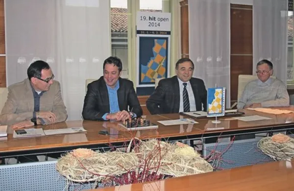 Turnir so na včerajšnji tiskovni konferenci (od leve proti desni) predstavili Štefan Krapše, novogoriški župan Matej Arčon, Stojan Karer in Dušan Rusjan