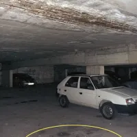 S stropa pada omet, kar dokazujejo njegovi ostanki na tleh