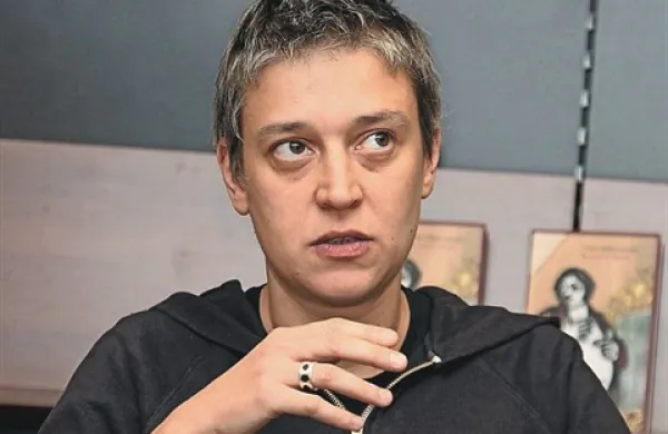 Anja Golob