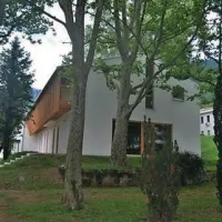 Mladinski hotel Ajdovščina nudi 30 ležišč, brezplačno