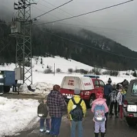 Za gasilci in ostalimi delavci je &scaron;e en naporen dan