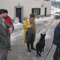 V  Lokovec se da priti, vendar  je več  hiš brez električnega toka