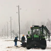 Delavci Elektro Primorska so lokalni daljnovod obnovili že od Pivke do Slavne