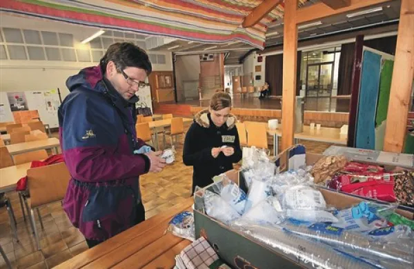 Taborniški Rod Kraških viharnikov bo do nedelje v dvorani Šolskega centra Postojna premražene Postojnčane grel s toplim čajem, kavo in predvidoma tudi z obrokom na žlico