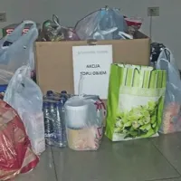 ... in posamezniki. Zbrana živila bodo danes odpotovala v Postojno.