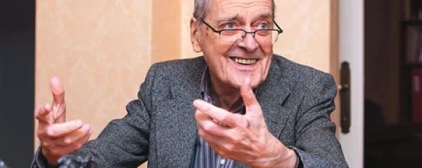 Pavle Merku: “Te nagrade ne podeljujejo po natančnih pravilih. Nagrado lahko dobiš, lahko je ne dobiš, lahko se ti posreči prej, lahko šele v poznih letih ... Mene pač bolj malo zanima. Veliko bolj me je prevzela samo nekaj dni stara novica, da