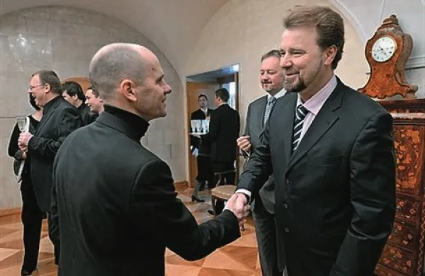 Minister  sprejel Pre&scaron;ernove nagrajence