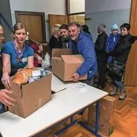 V sklopu humanitarne akcije Topli objem v organizaciji  Primorskih novic in Radia Capris se je nabralo 9 ton hrane