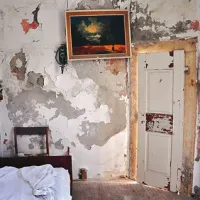 “Živi svoje dneve v barvah sveta!”, je sporočilo barvne fotografije, ki jo je Melissa Bartol Misson izbrala kot simbol konca vojne

